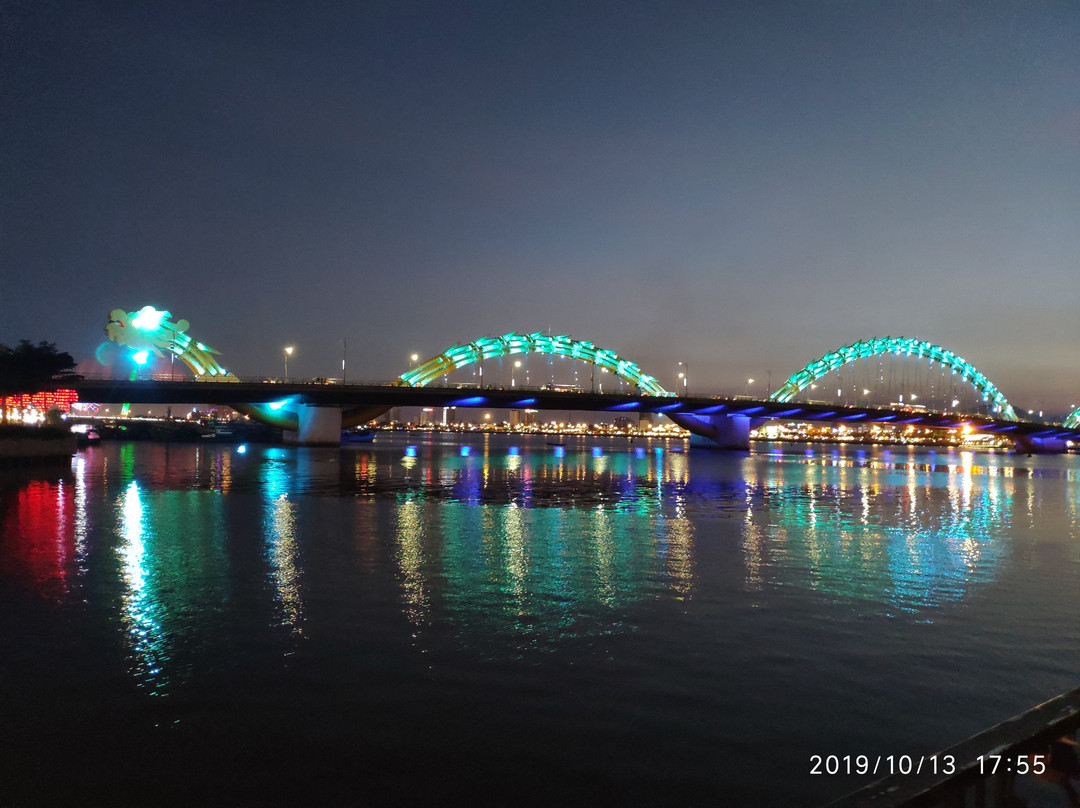 达南河畔酒店主图