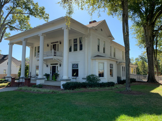 Sparrow Grove Manor主图