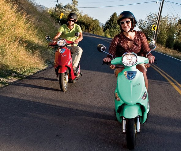 Lake Geneva Scooter Tours & Rentals-日内瓦湖必去景点