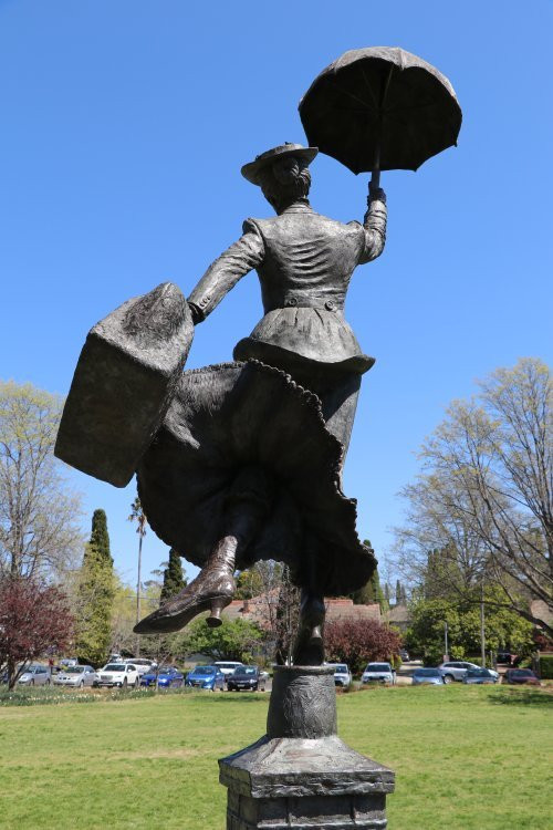 Mary Poppins Statue景点图片