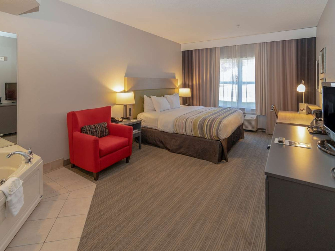 Holiday Inn Express & Suites Marquette By IHG主图