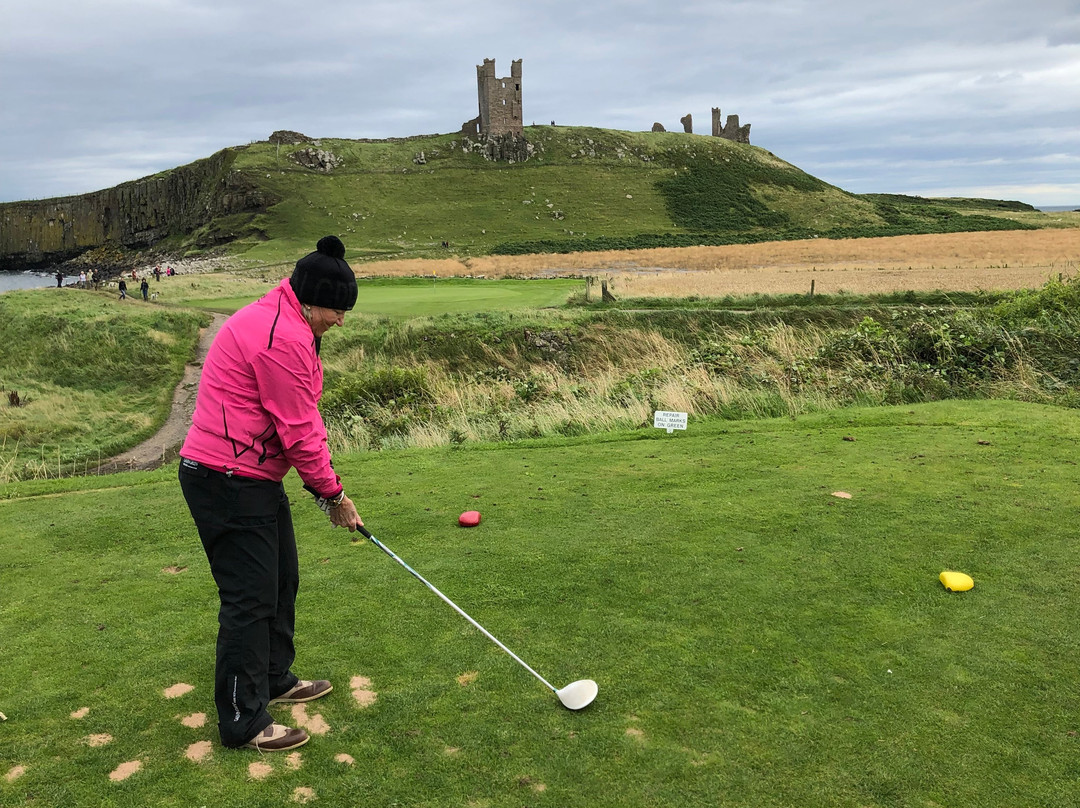 Dunstanburgh Castle Golf Course景点图片