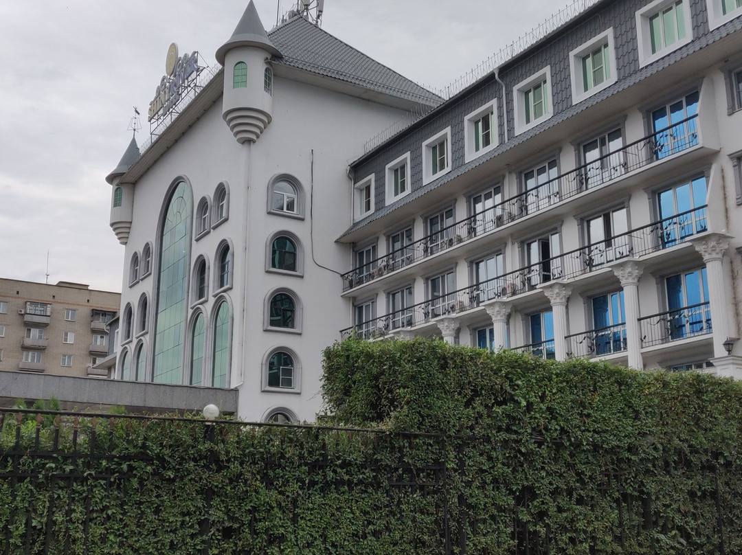 Shiny River Hotel主图