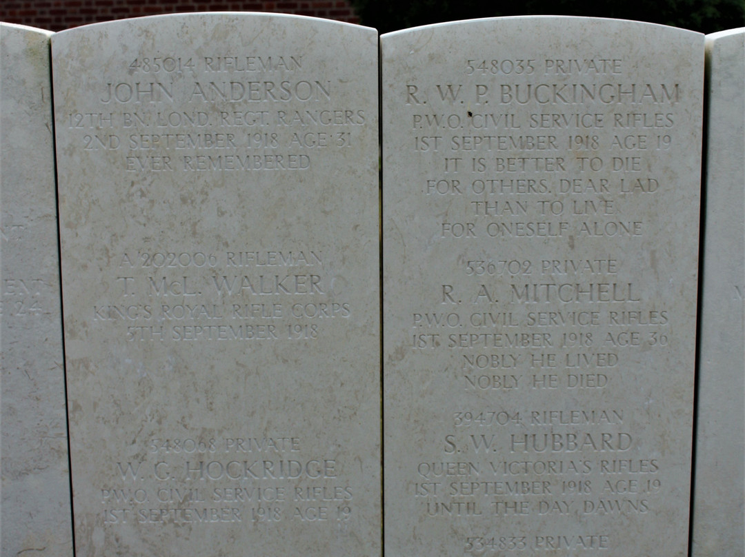 Rancourt Military Cemetery景点图片