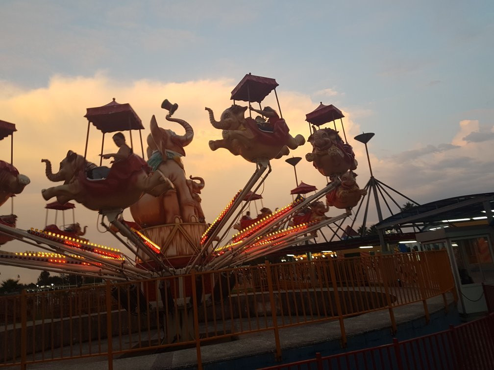 Amusement Park Tsitsinatela景点图片