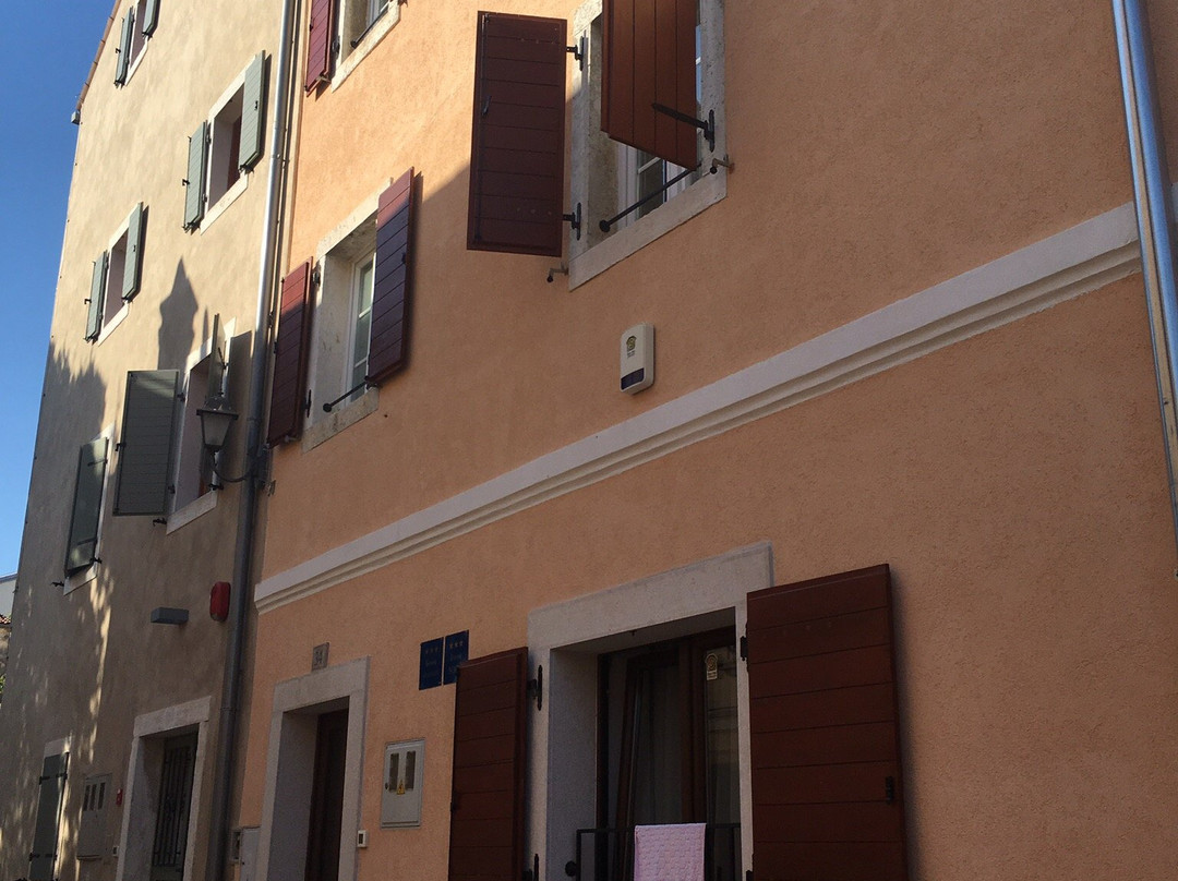 Apartments & Rooms Pearl