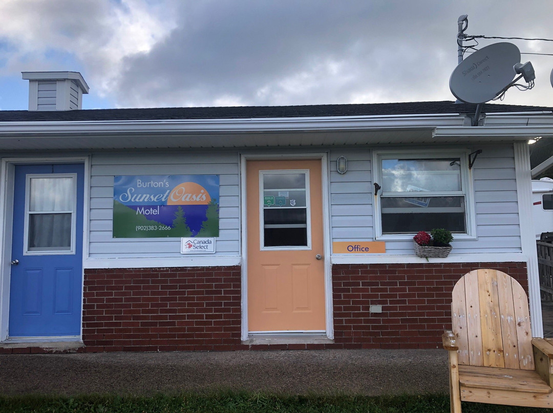 Burton's Sunset Oasis Motel主图