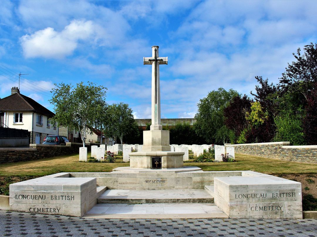 Longueau British cemetery-隆戈必去景点