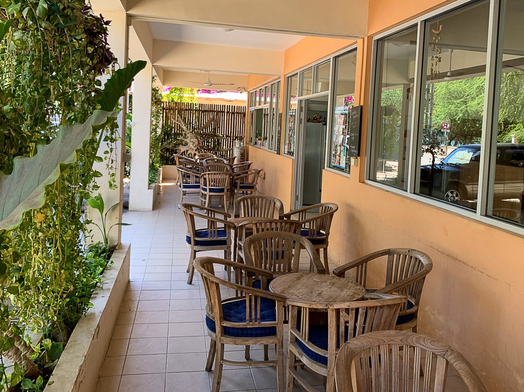 Beachside Hotel主图