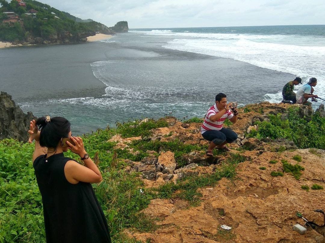 Pantai Ngandong-基杜尔山必去景点