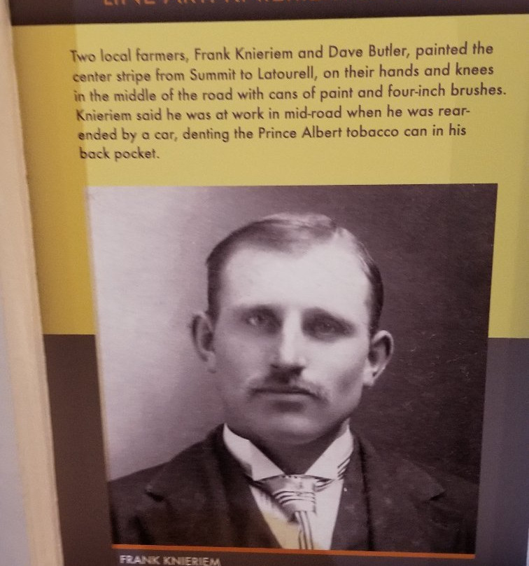 Barn Exhibit Hall-劳特代尔必去景点