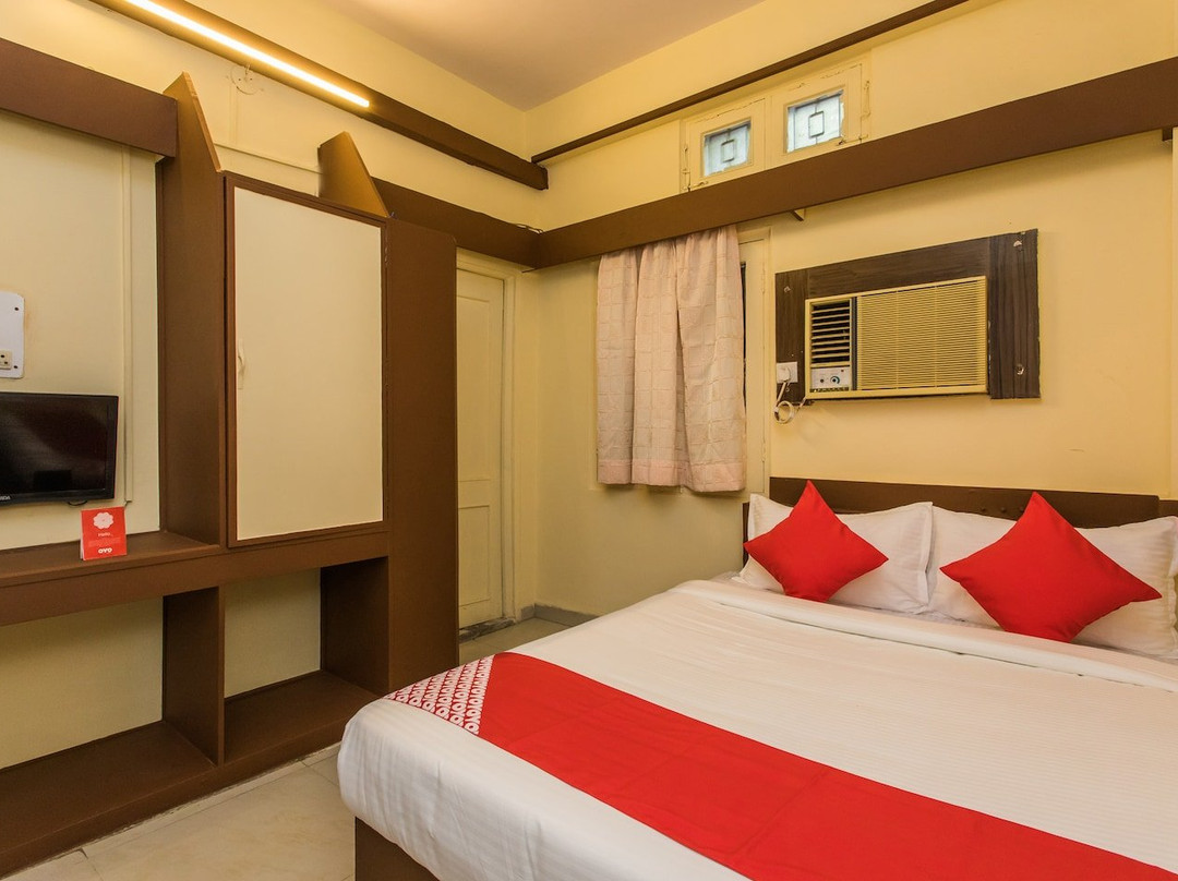 OYO 15401 Hotel Surana Palace主图