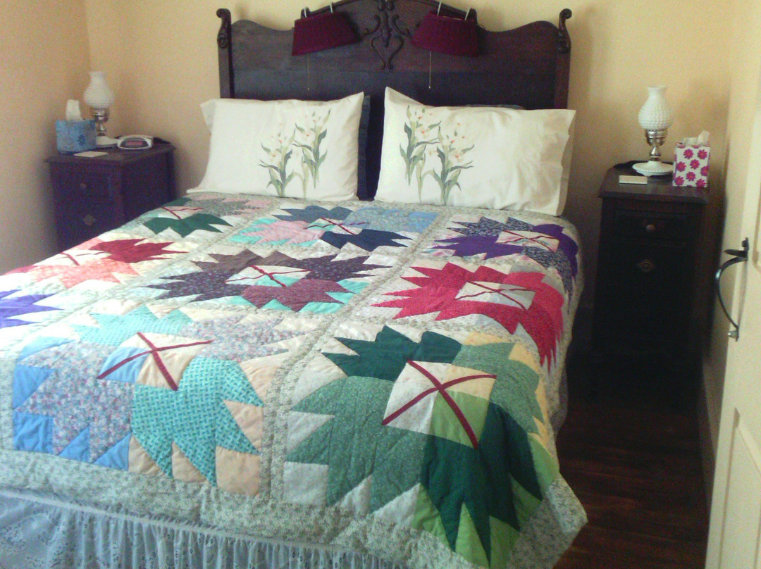 Devils Den Farm Homestay Bed and Breakfast主图