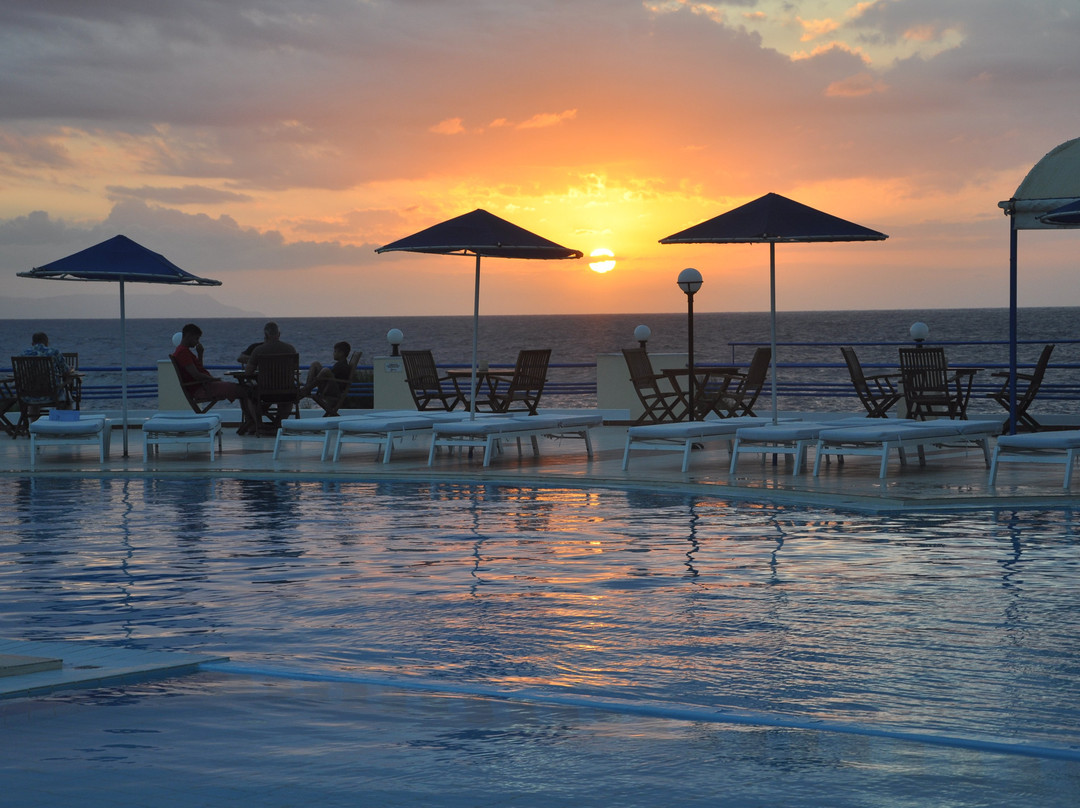 佐巴斯海滩村庄酒店主图