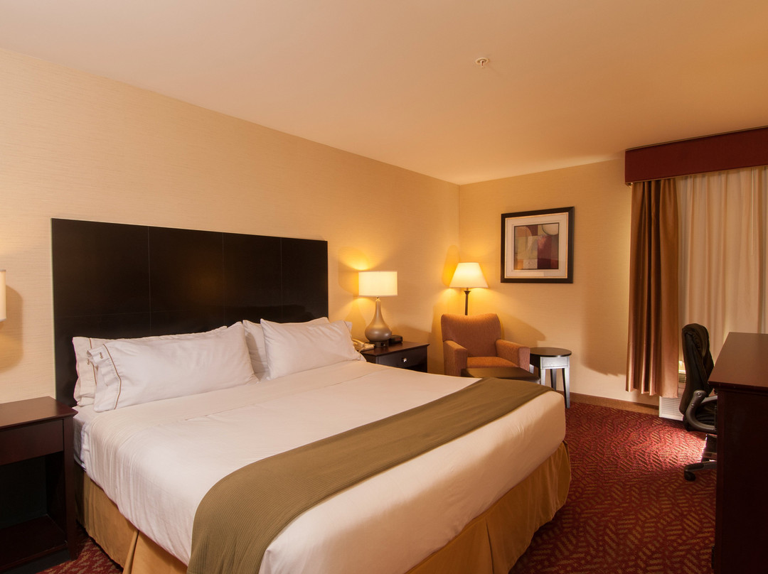 Holiday Inn Express Vernon - Manchester By IHG主图