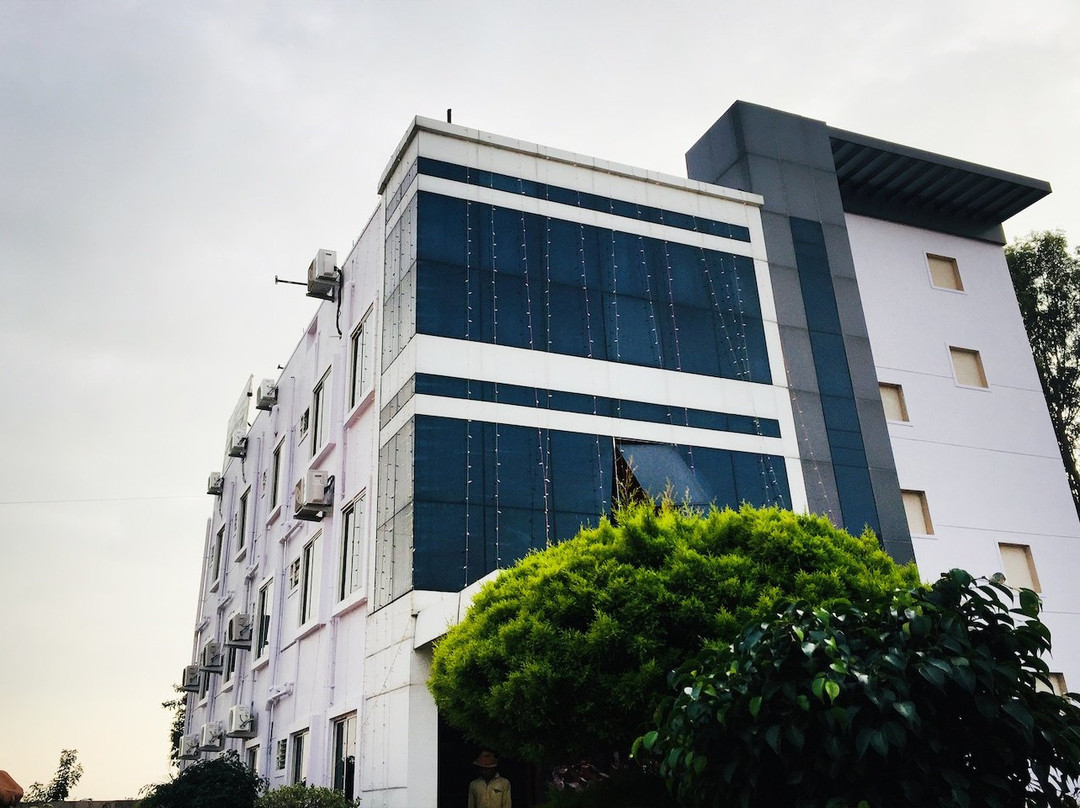 OYO Hotel Mcc Paradise