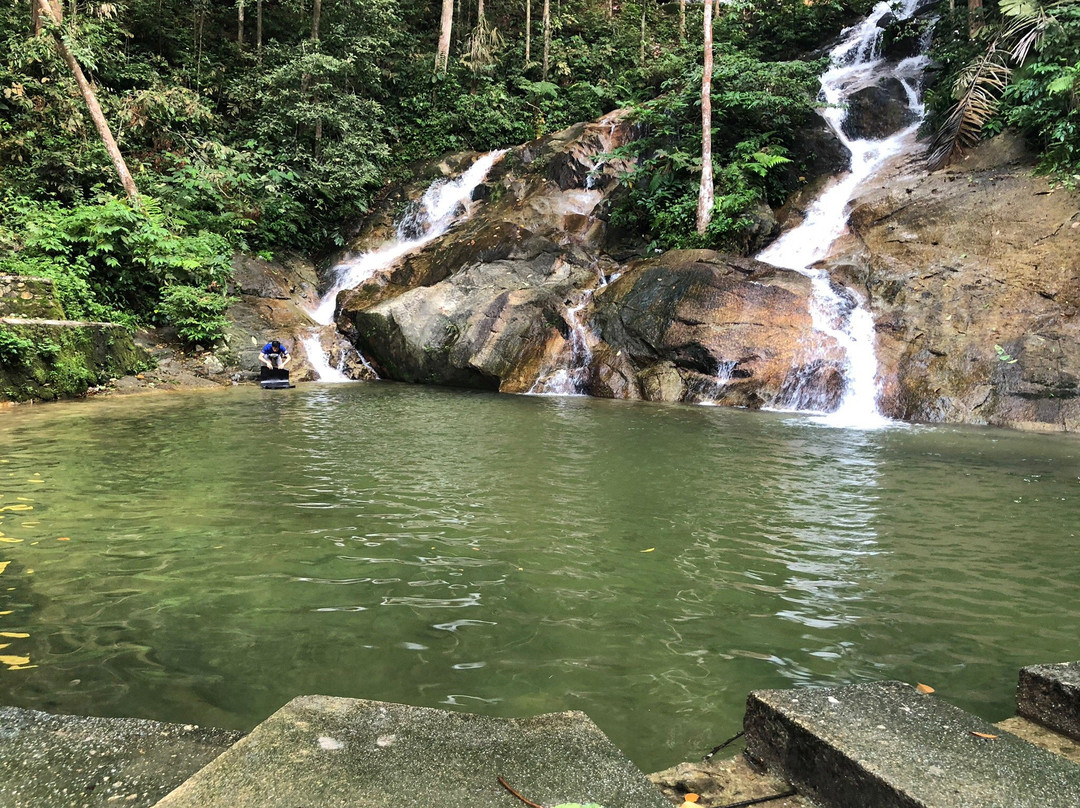 Kanching Rainforest Waterfall景点图片