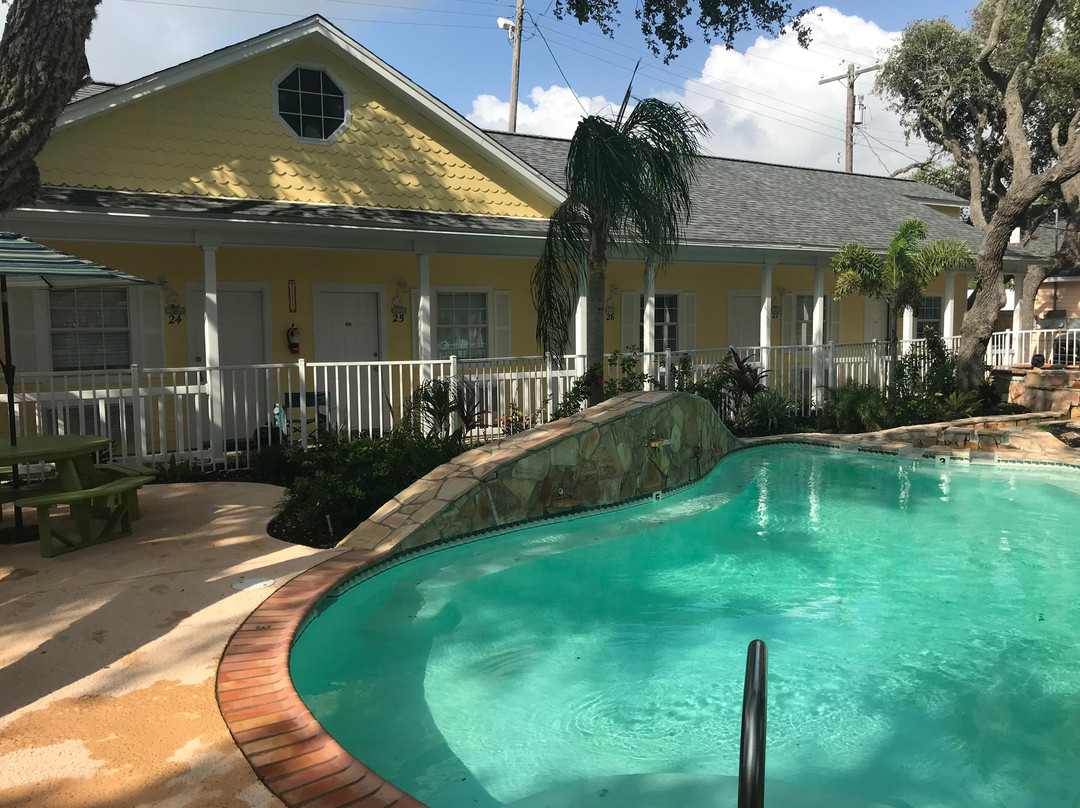 Pelican Bay Resort主图