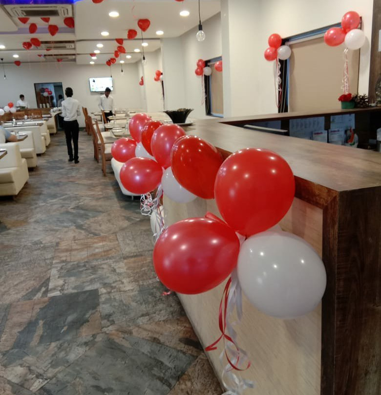 Capital O 18933 The Grand President主图