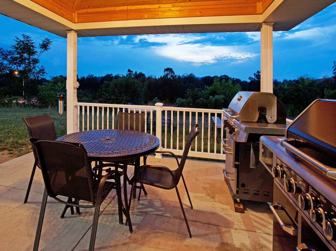 北华盛顿烛木套房酒店主图