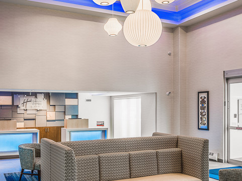 哈里法克斯智选假日套房酒店-贝德福德主图