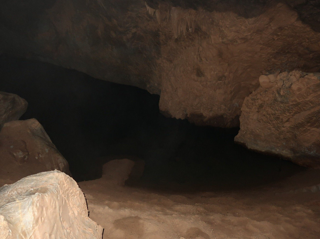 Dragon Cave景点图片