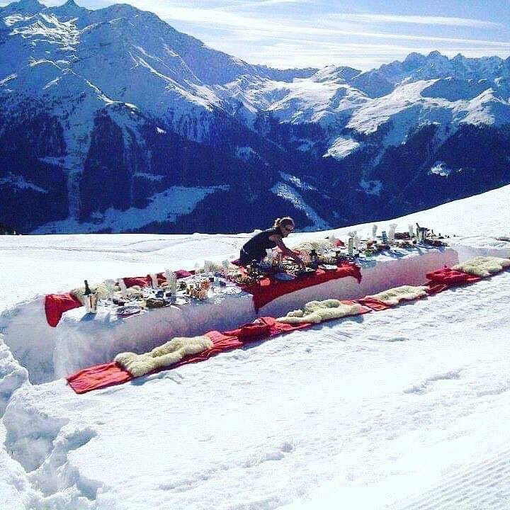 Kazbegi Helicopters景点图片