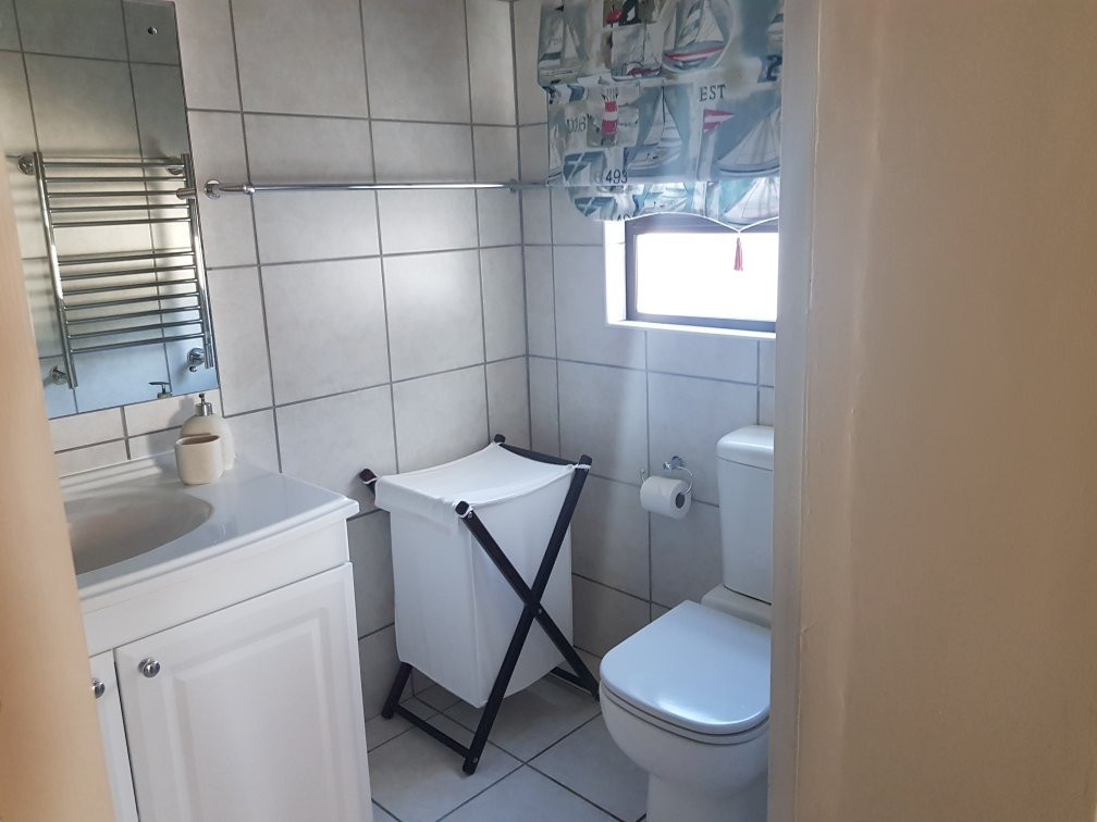 Whispering Whale Guest House主图