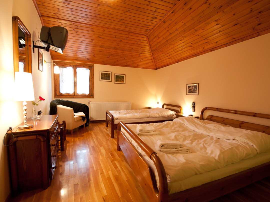 To Balconi Tis Agorianis主图