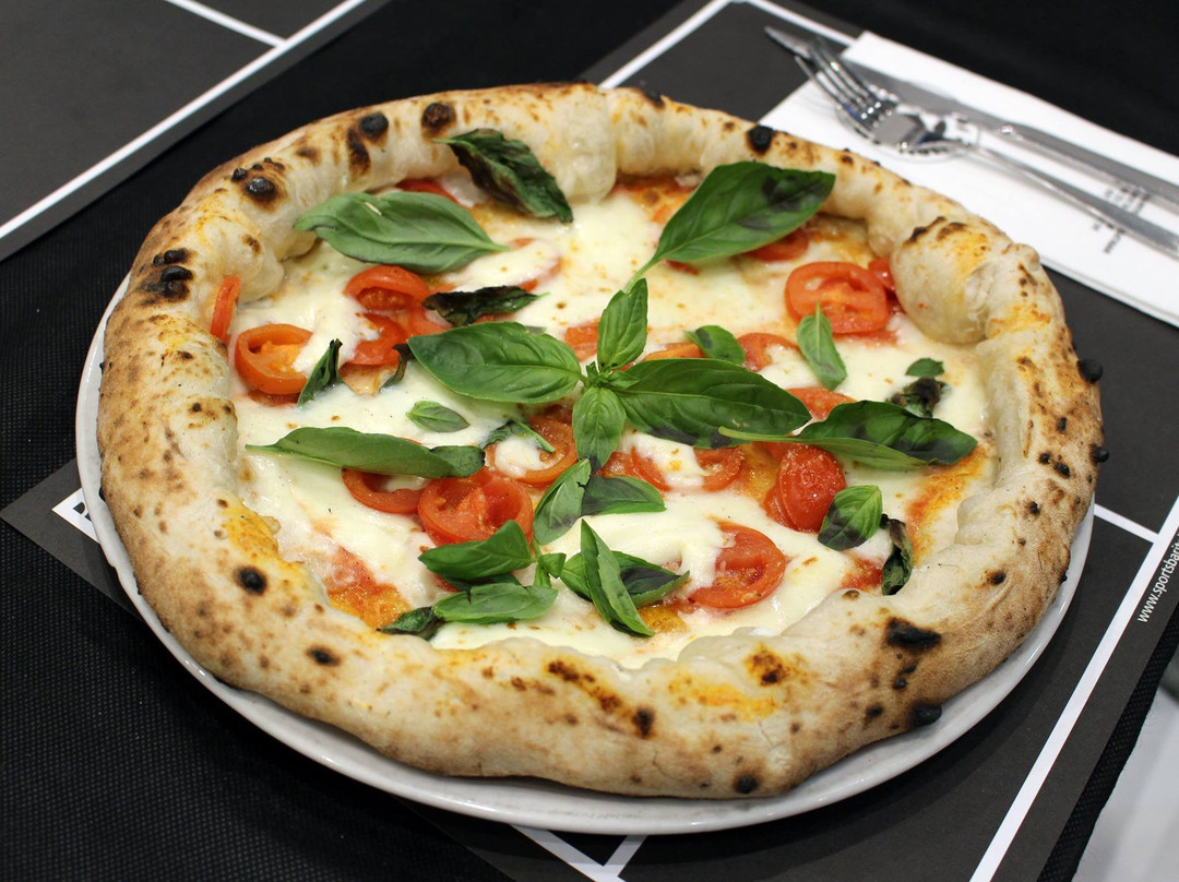 Sports Bar Italian Food - C. Marina