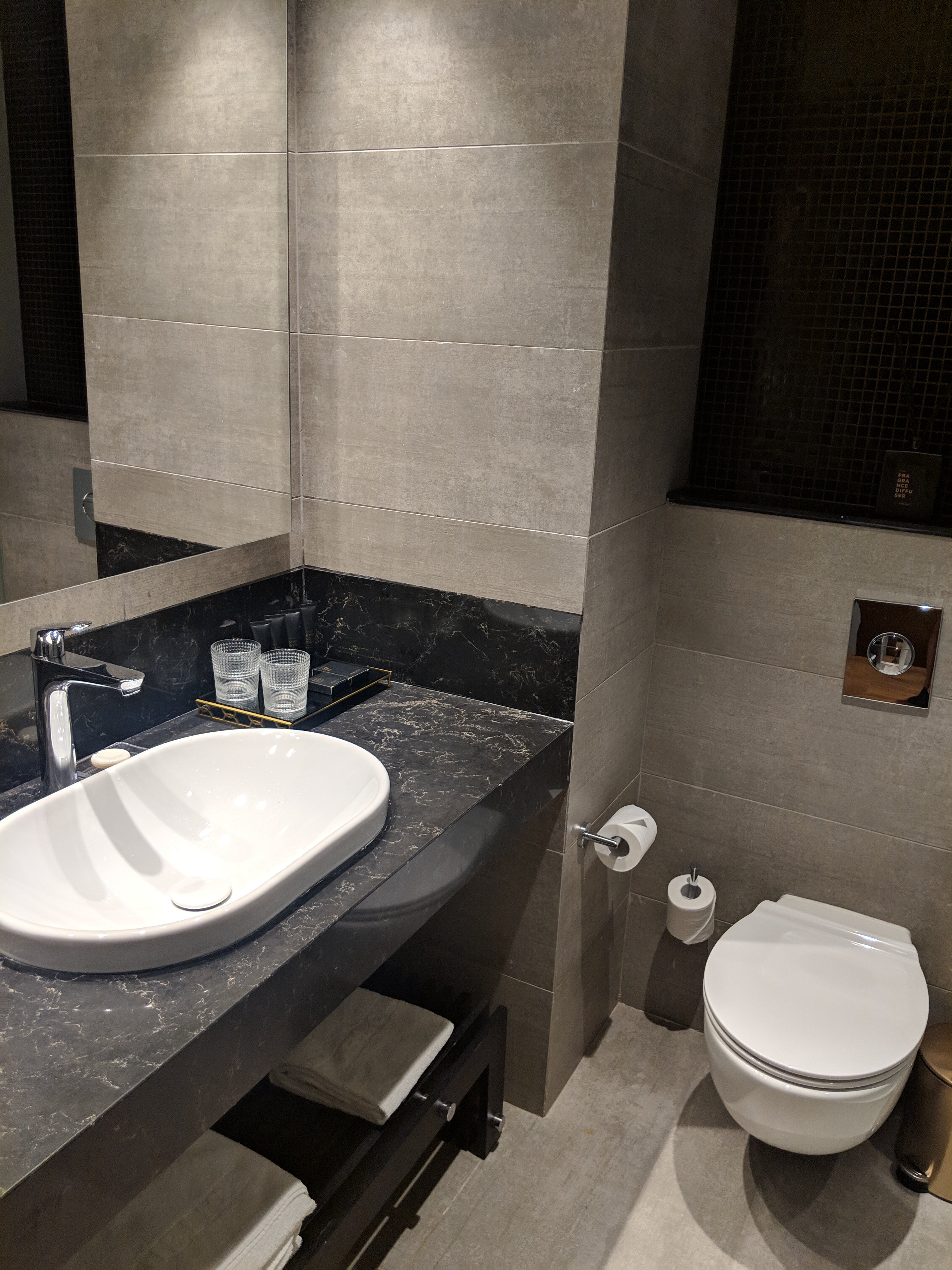 Publica Isrotel, Autograph Collection-portrait