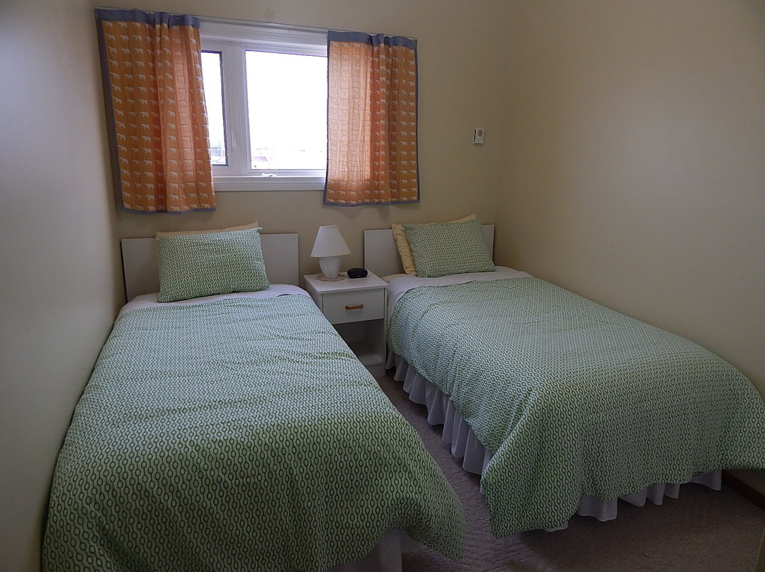 Churchill Polar Bear B & B主图