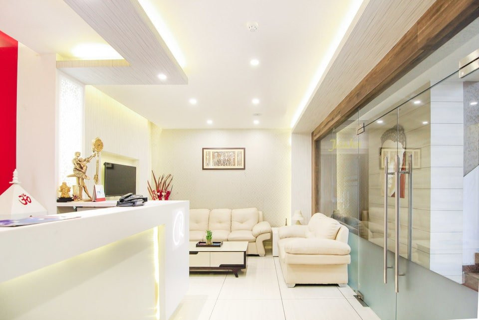 Ratana International主图