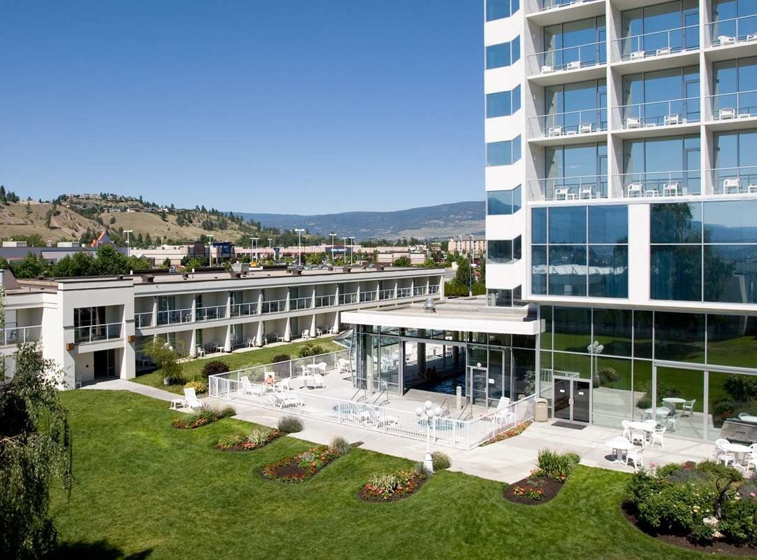 贝斯特韦斯特普鲁士科罗瓦套房酒店主图