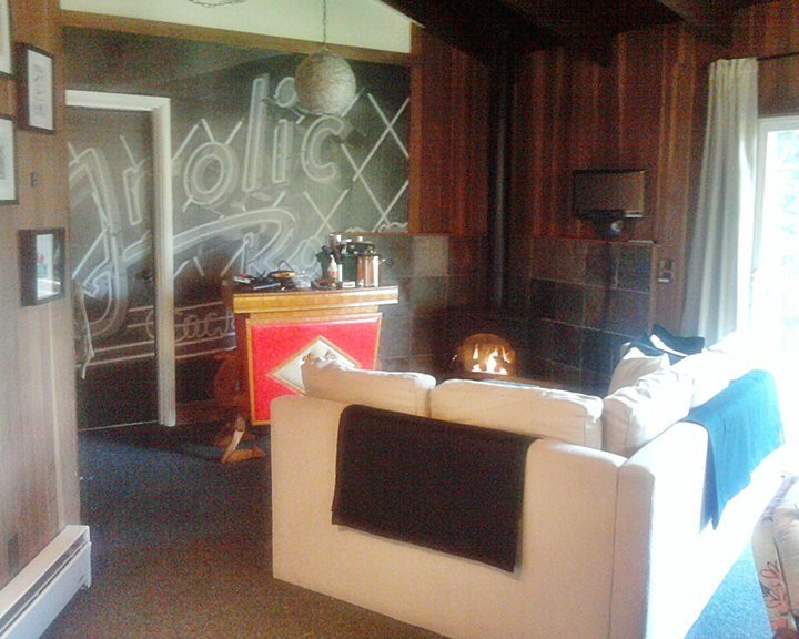 The Andiron -- Seaside Inn & Cabins主图