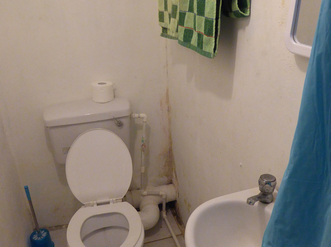 Julian's Restaurant, Bar & Guest House主图