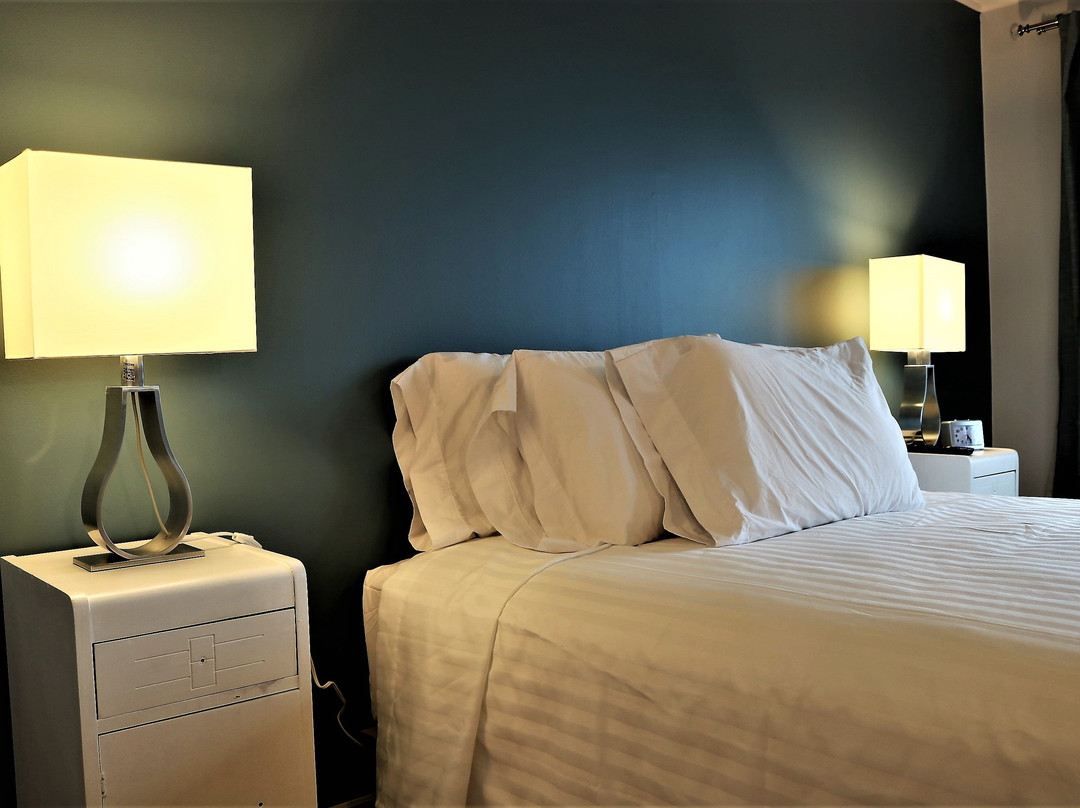 Silver Lining Inn & Motel主图