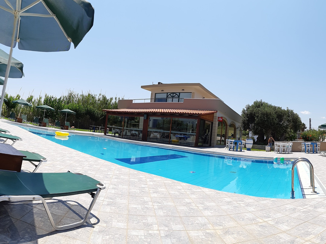 Mediterranean Hotel & Apartments主图