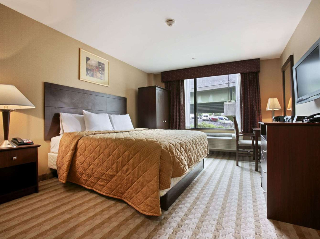 布朗克斯体育场附近戴斯酒店主图