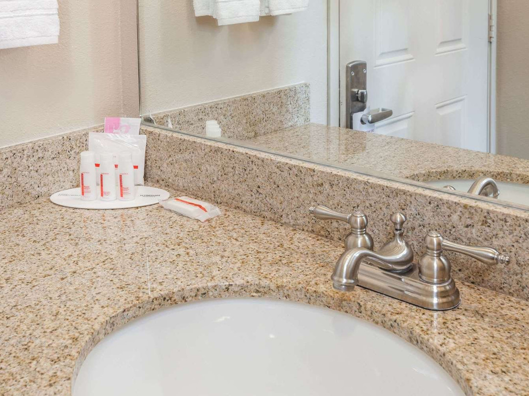 Comfort Inn & Suites主图