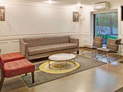 史坦顿岛华美达酒店主图