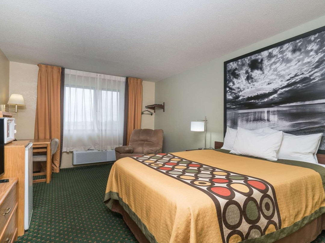 Super 8 by Wyndham Alexandria MN主图