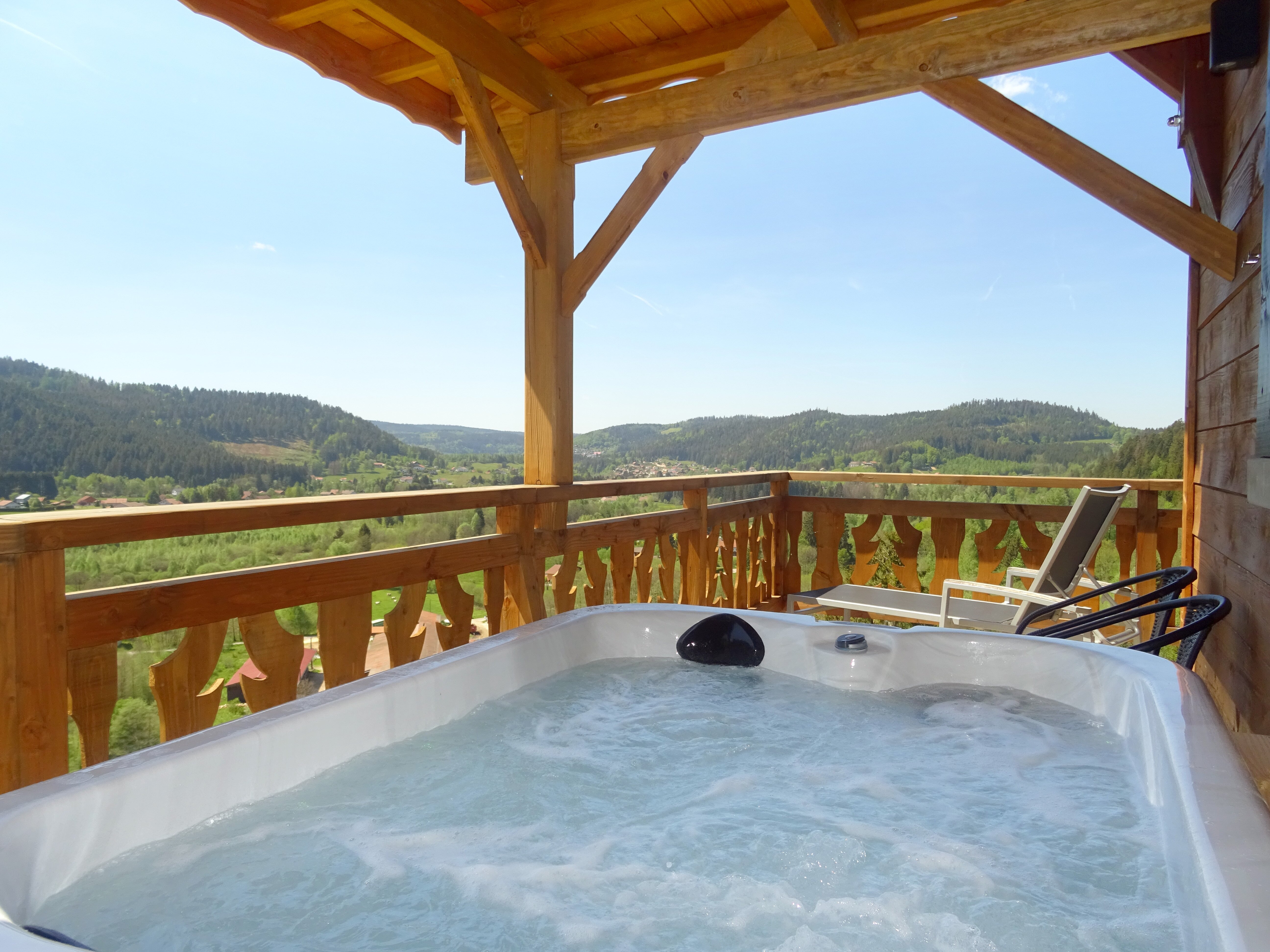 Gîte Panoramique & Spa de Liézey - La Cleurie-泳池