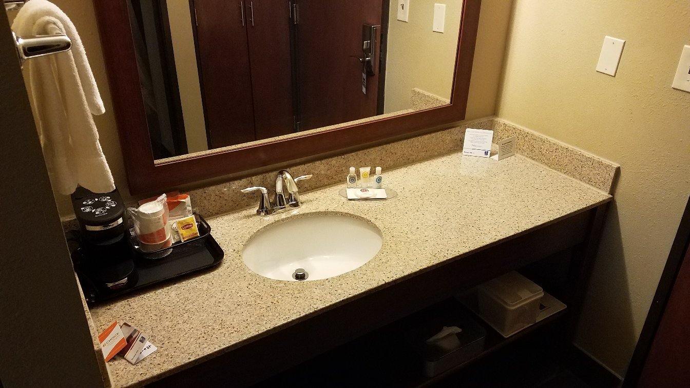 Comfort Inn Mayfield Heights Cleveland East-浴室