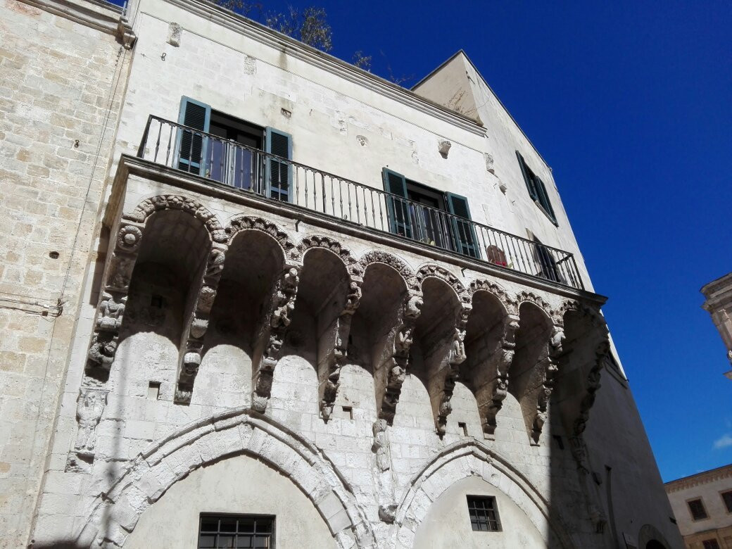 Loggia di Palazzo Balsamo-布林迪西必去景点