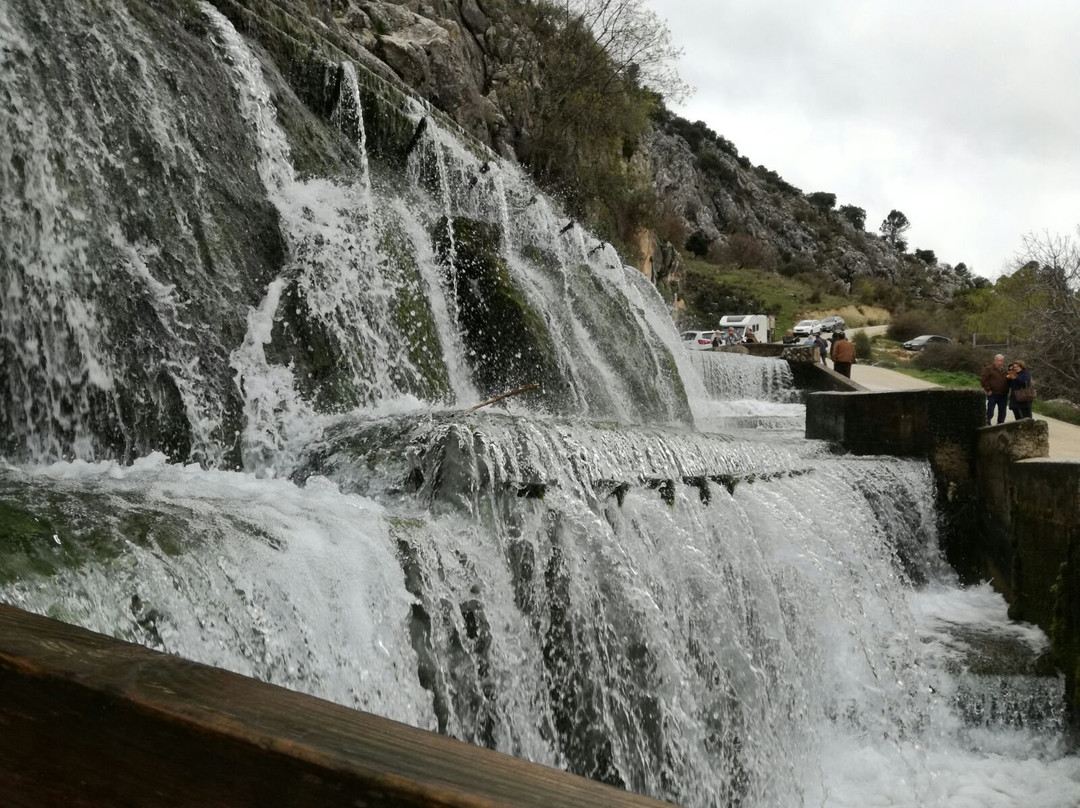 Fuente de los Cien Canos景点图片