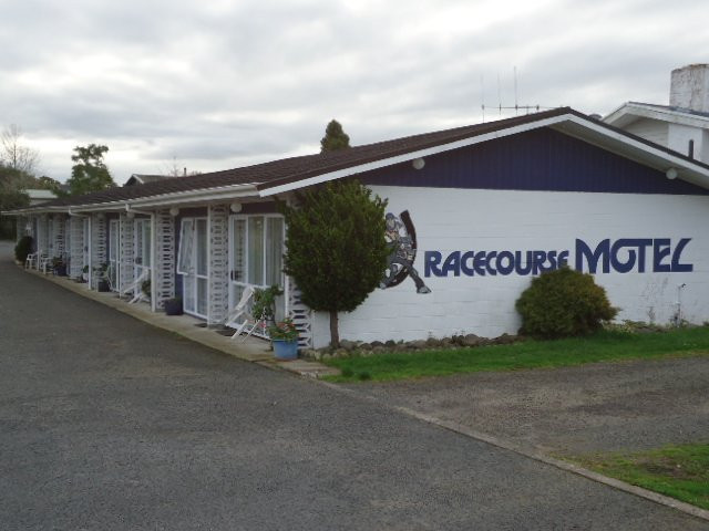 The Racecourse Motel主图