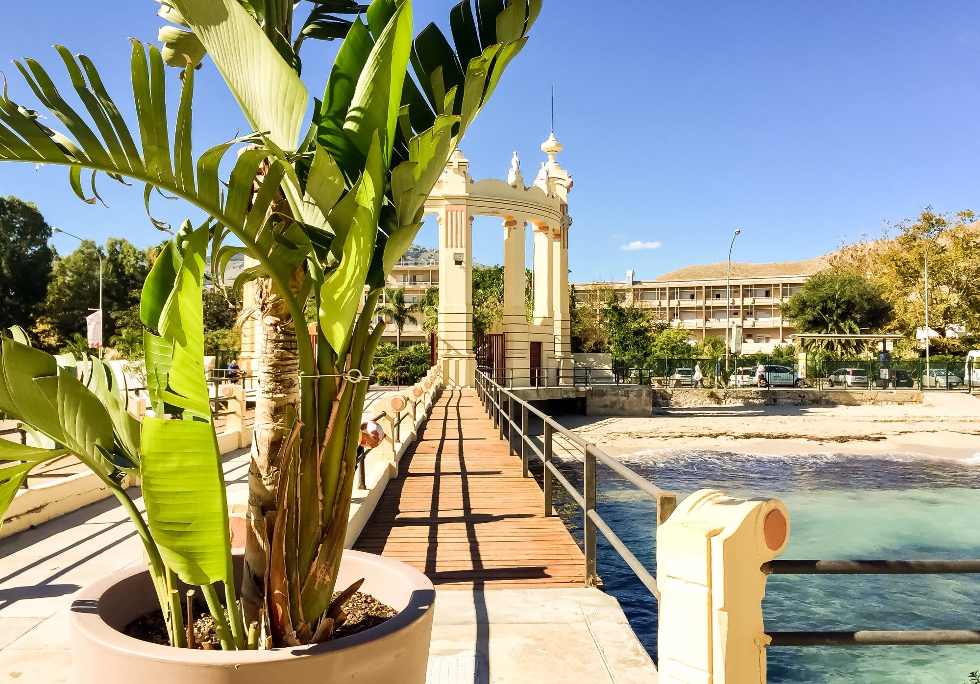 Rooms and Pool Mondello-官方