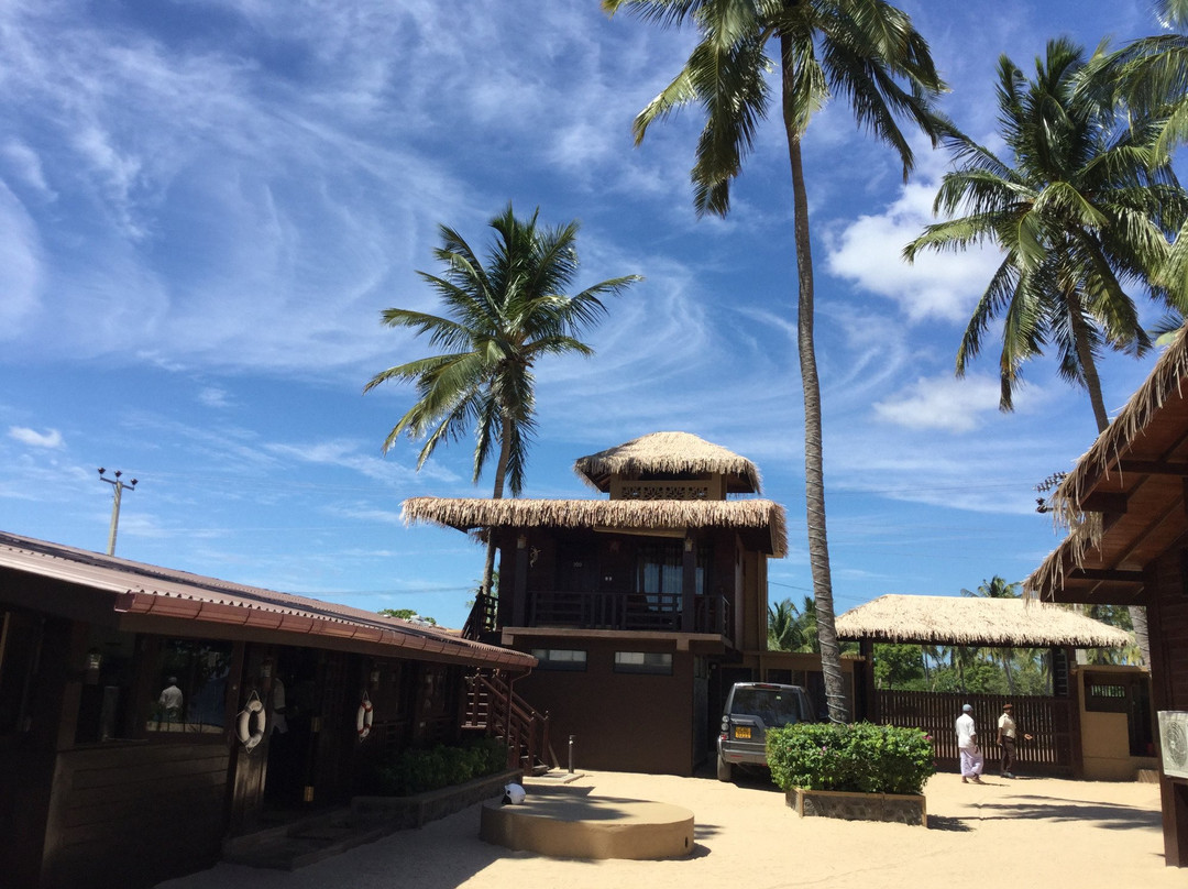 尼拉维利海滩度假酒店主图