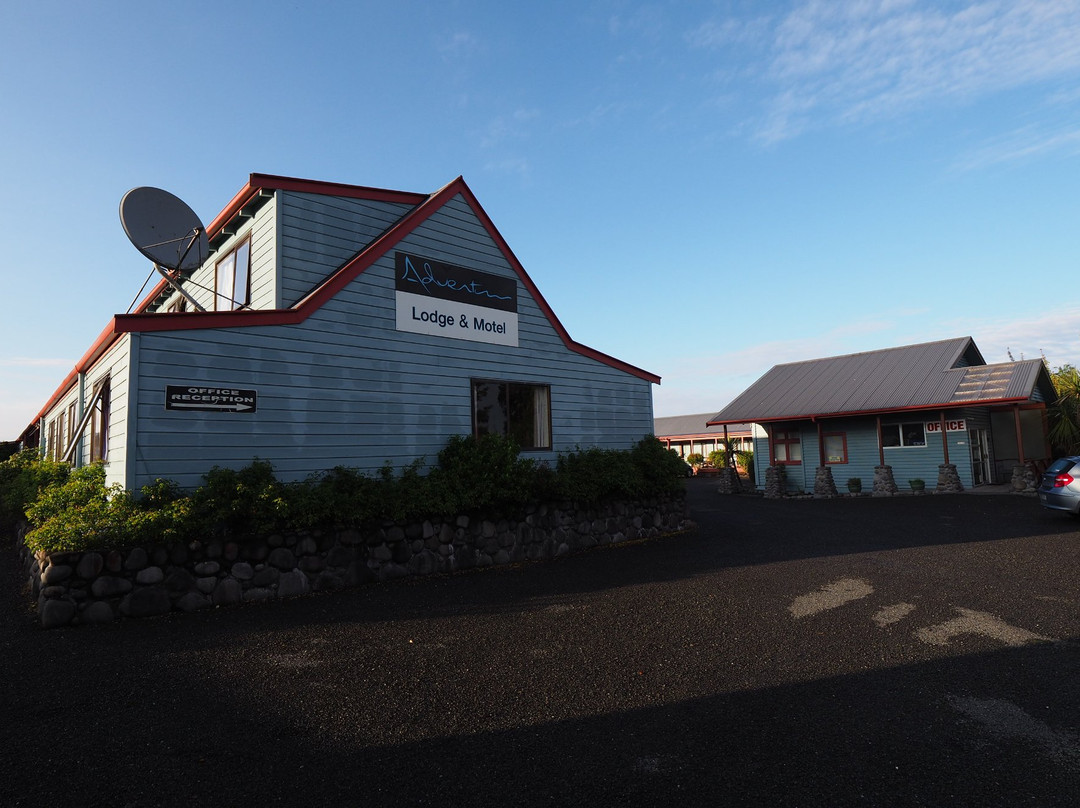 冒险汽车旅馆主图